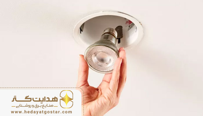 لامپ‌های هالوژن در چه مکان‌هایی خطرناک هستند؟ نکات مهم قبل از استفاده